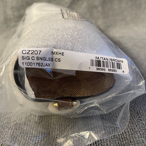 Coach Sunglass Case In Signature Canvas - Picture 4 of 4